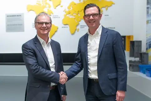 20230127_Handshake_Hummenberger_Bersch_2.jpg