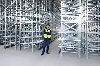 Za intralogistično jekleno konstrukcijo novega logističnega centra