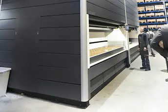 Moduł podnośnika pionowego SSI LOGIMAT na wysokości 7,5 m